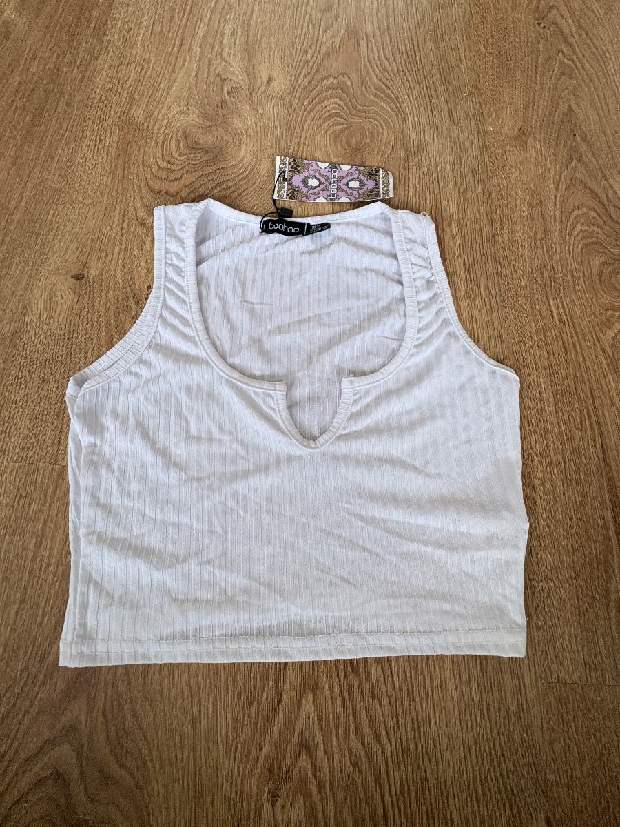 BOOHOO White Ribbed Notch Neck Crop Top | Size UK 8 / US 4 NWT Coquette Y2K