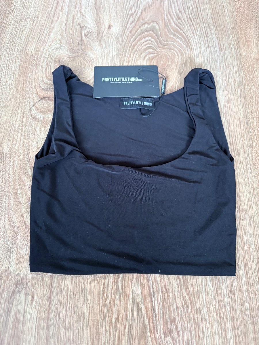 PrettyLittleThing Womens Black Crop Top Scoop Neck Tank Top Size UK 4 US 0 NWT
