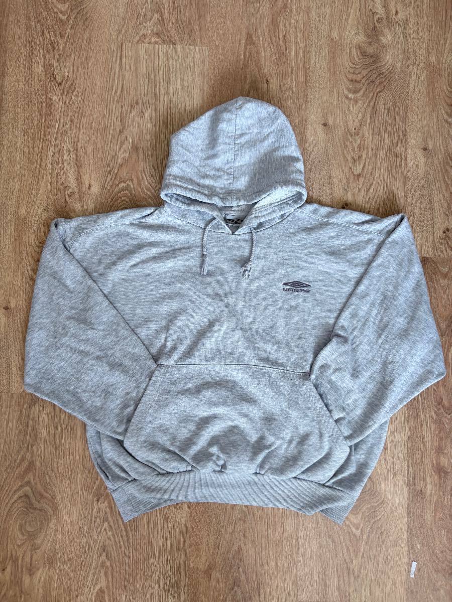 UMBRO Mens Hoodie Medium Grey Pullover Vintage Boxy Embroidered Small Logo Jumper