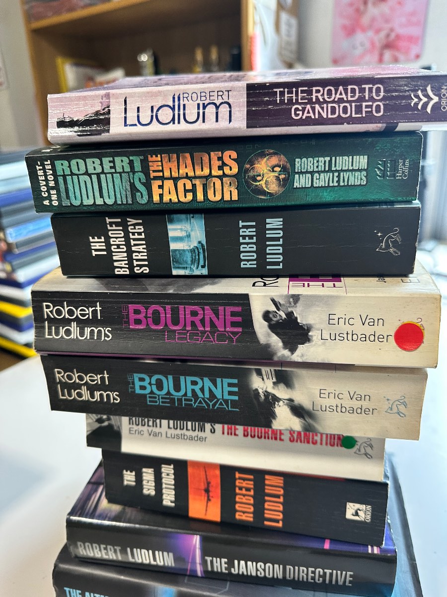 Robert ludrums books