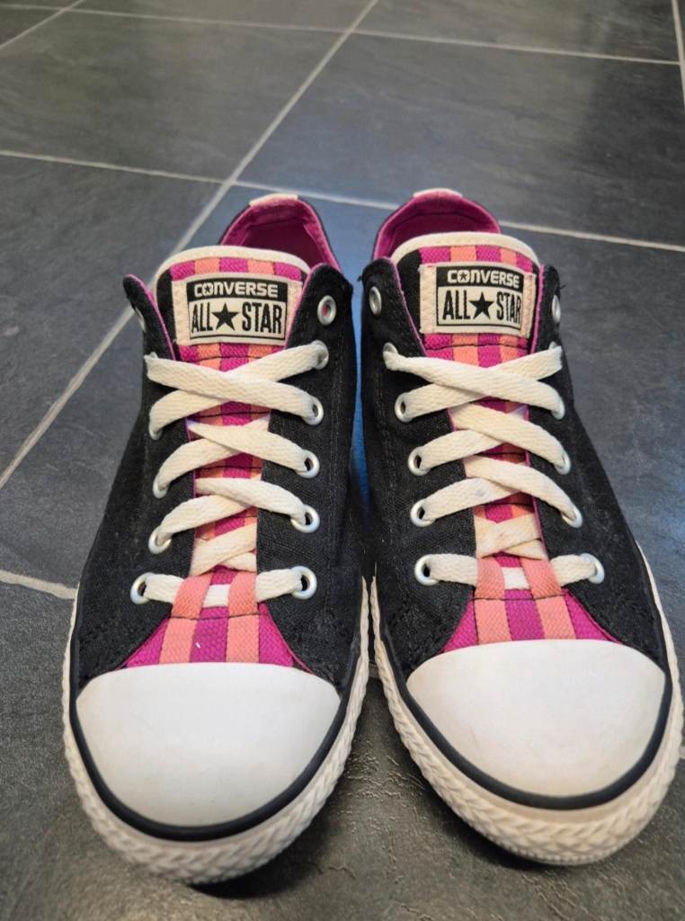 Converse Loopholes trainers size 4