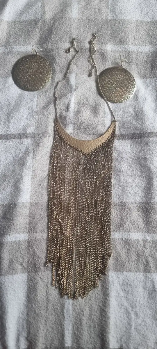 Boho chic style gold colour necklace and earrings set.