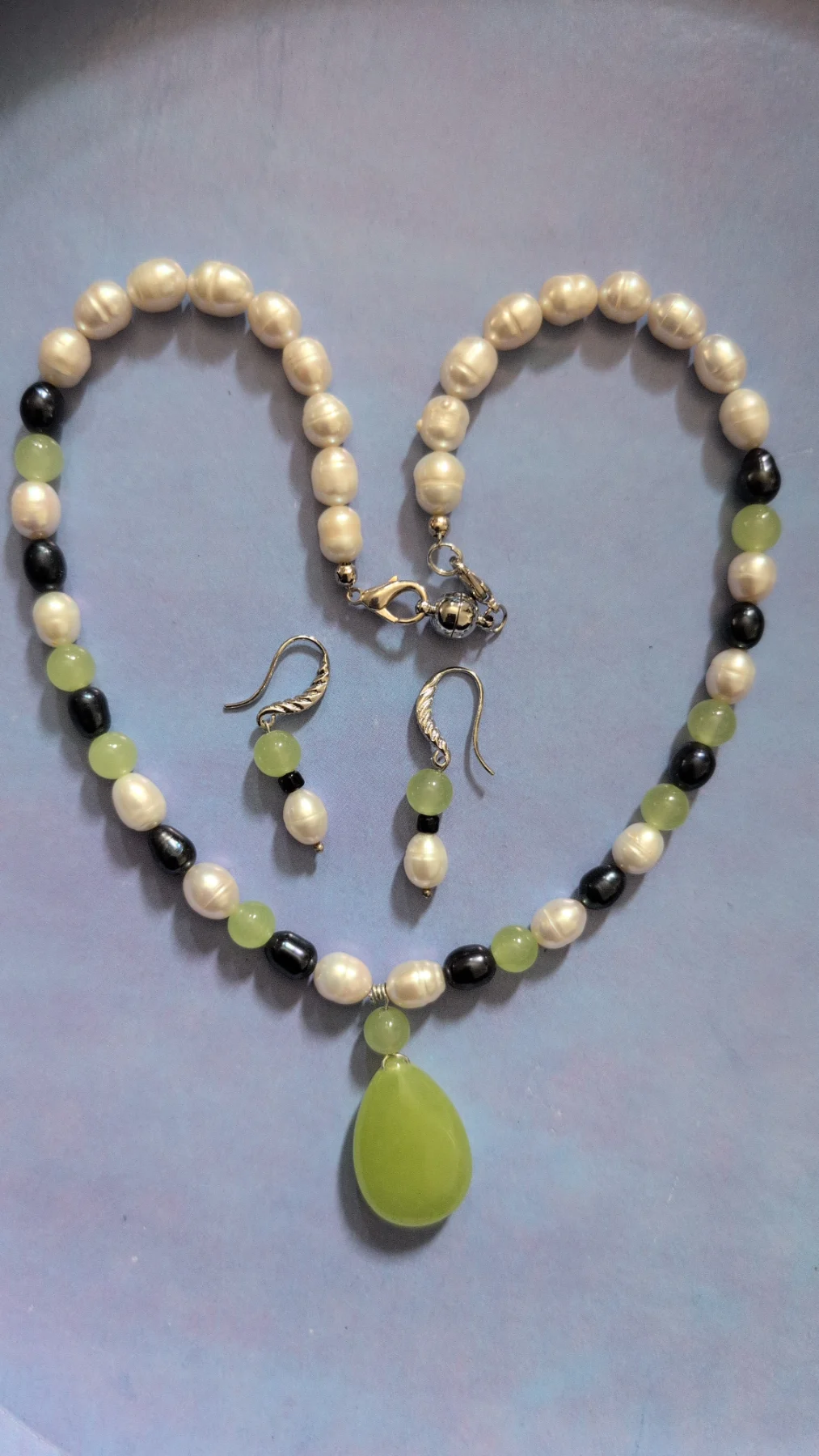Lovely freshwater pearl natural green stone pendant necklace with matching earrings