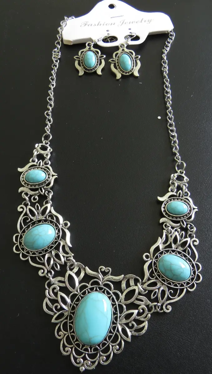 Country & Western / Vintage style Oval shaped stone Necklace and earrings
