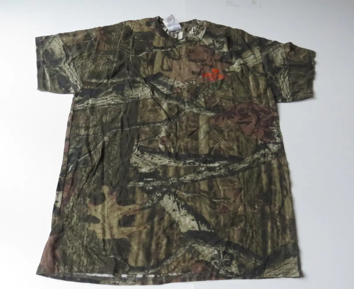 Mossy Oak Break Up Infinity Camo Hunting T-Shirt Size Medium Chest 38ins