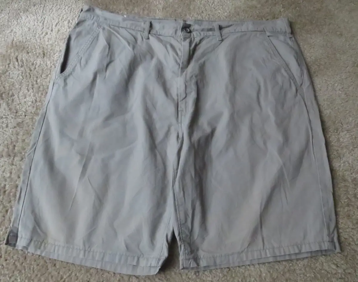 Levi Strauss Y2K Vintage Light Grey Chino Shorts Waist 40ins