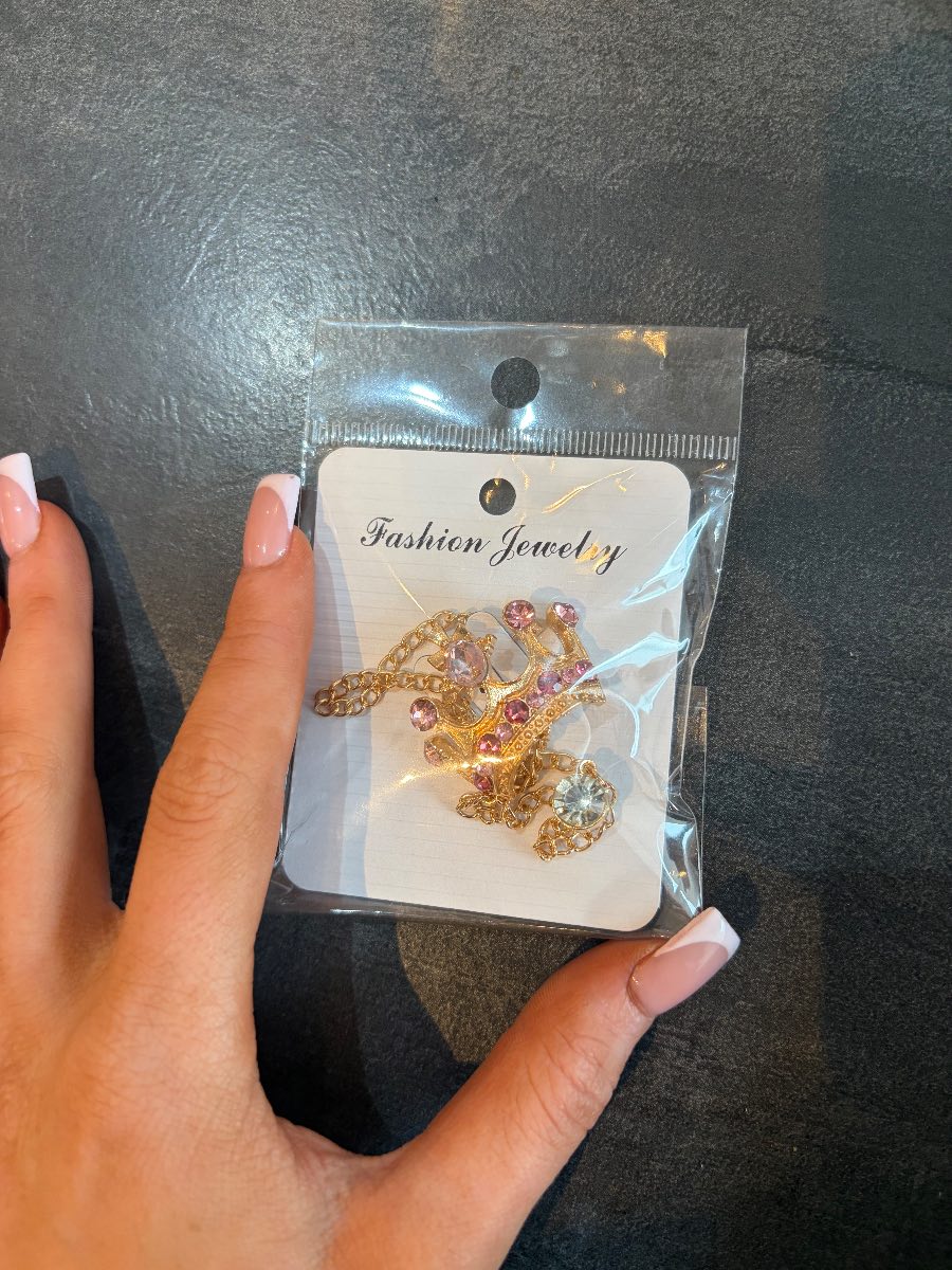 brooch