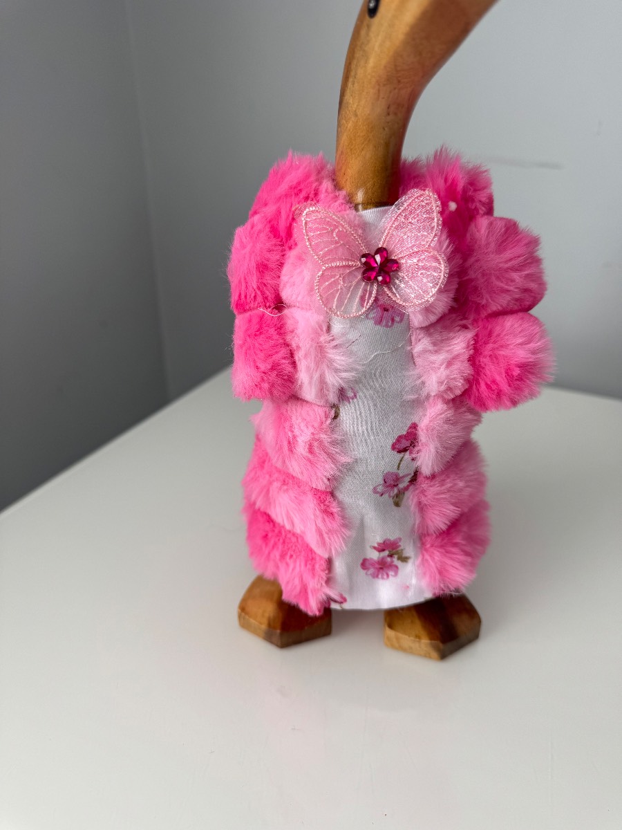 Wooden Duck grannies off to Bed