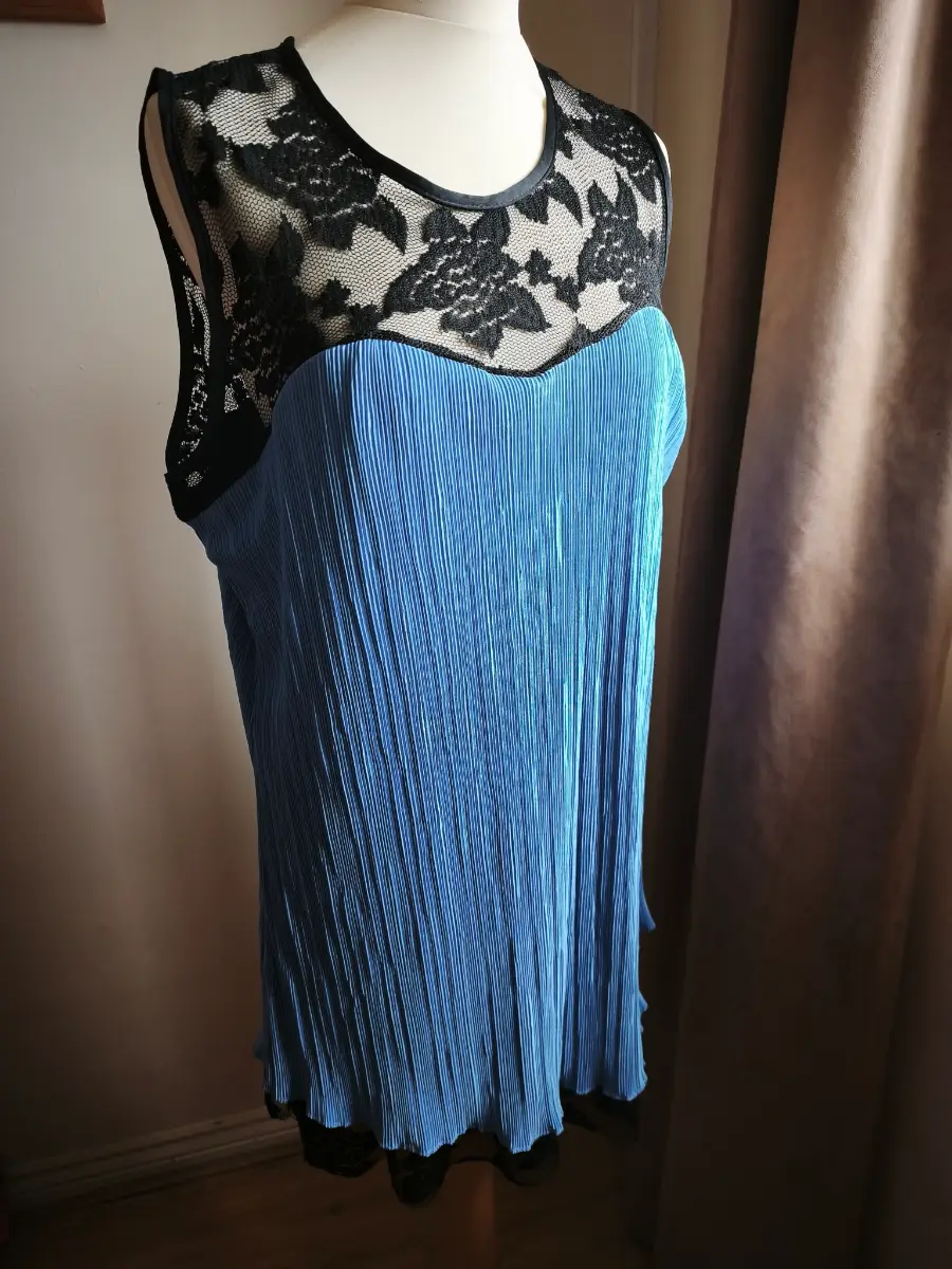 BNWT/ Ladies Top