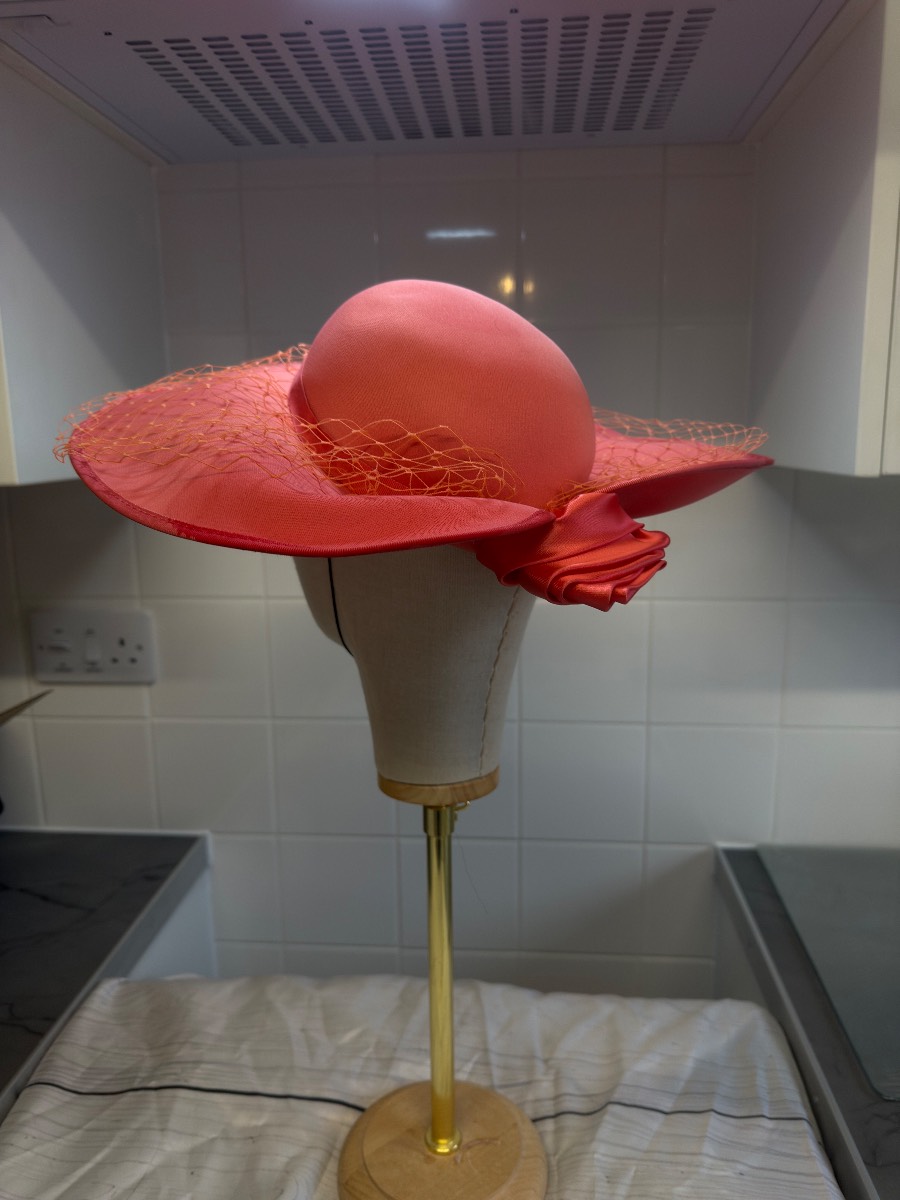 Vintage Coral Pink Occasion Hat Wide Brim Wedding Ascot Formal Net Veil Ladies Hat
