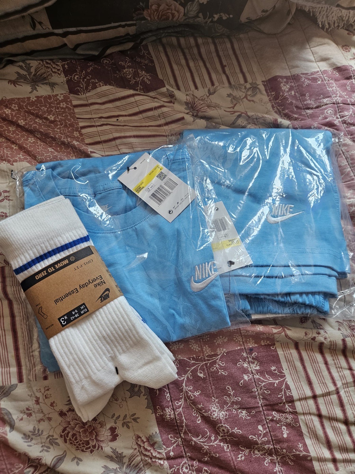 Men’s Blue Nike T-Shirt and Shorts Set With Socks