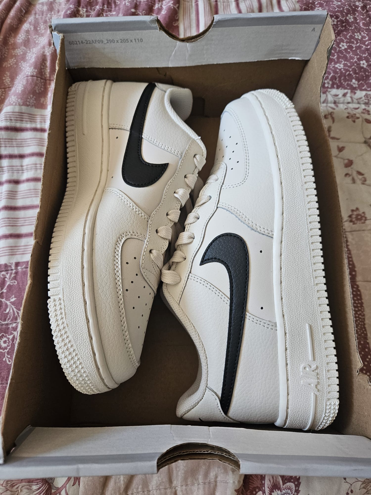 Nike air force 1 white and black