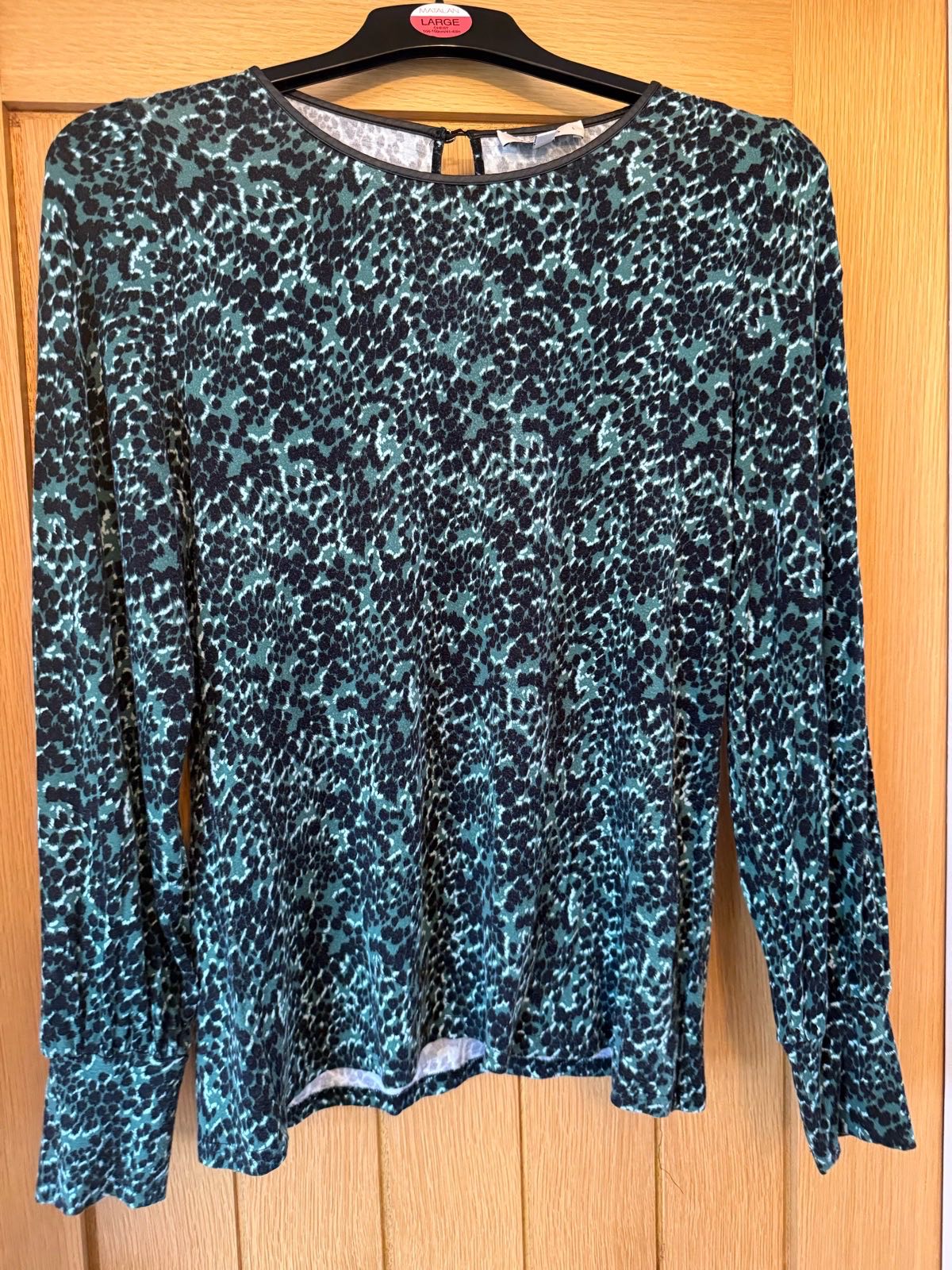 Oasis Dark Green & Black Top Size Large