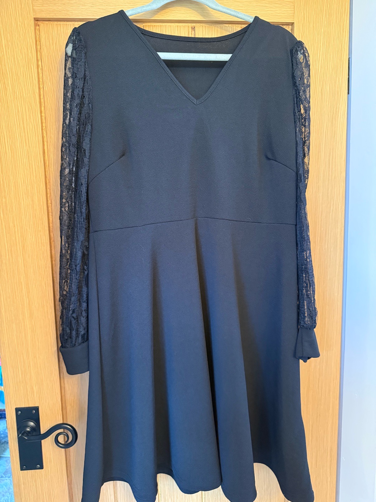 Emery Rose Black Midi Dress XL UK 20–22 NWT Lace Sleeves