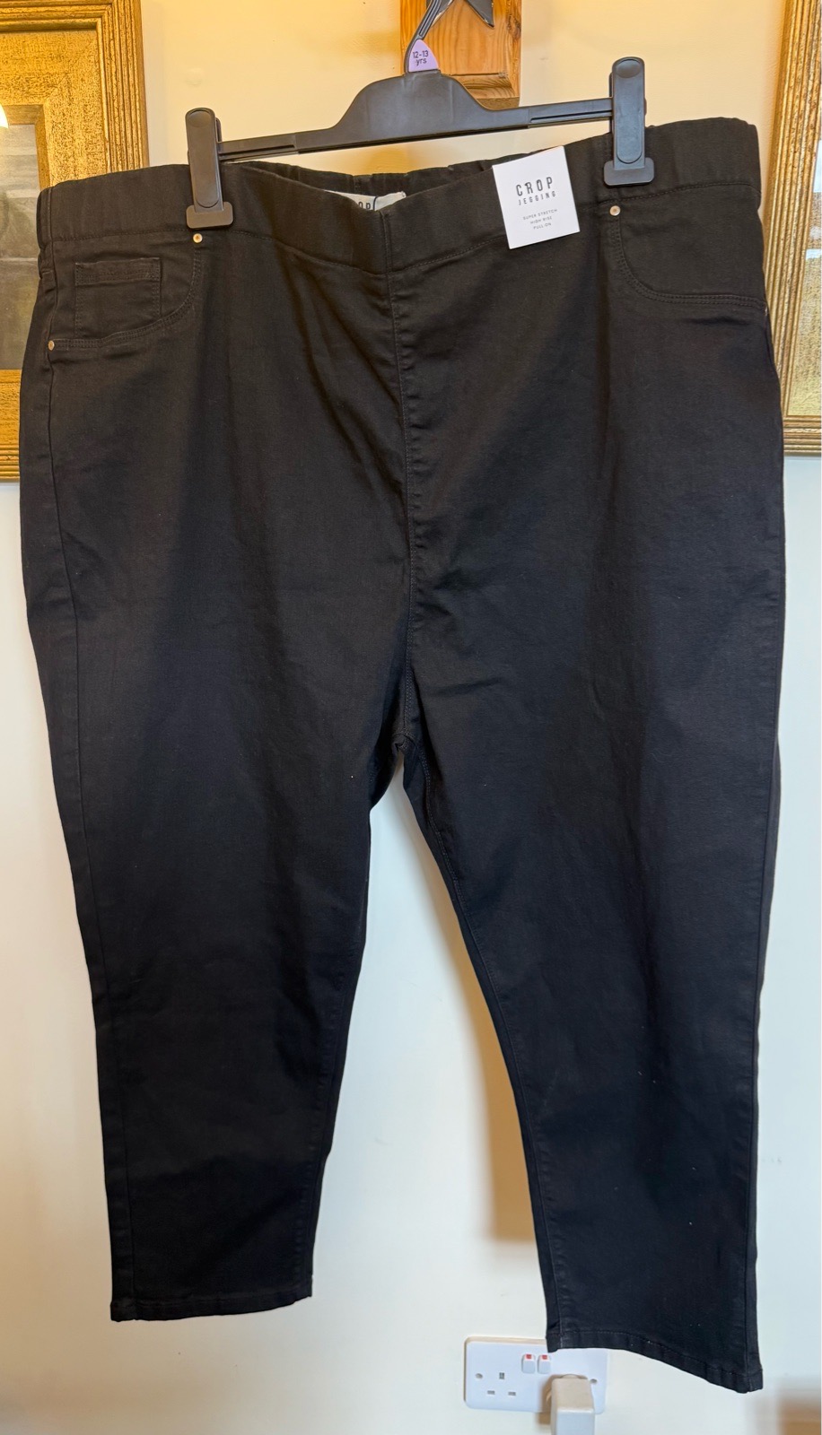 Yours Curve Women’s Black Cropped Jeggings Size 28 NWT Stretch