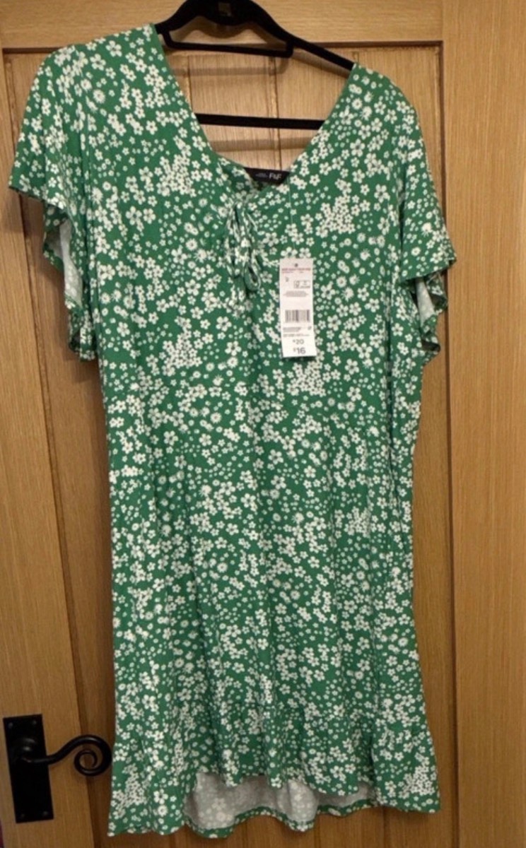 Women’s Dress Size 22