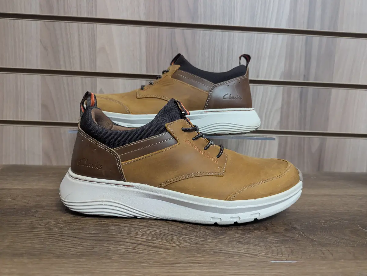 Clarks Motion Trek Trainers  Mens Walk Hike Cushion Nubuck Sneaker UK 7 G EU 41