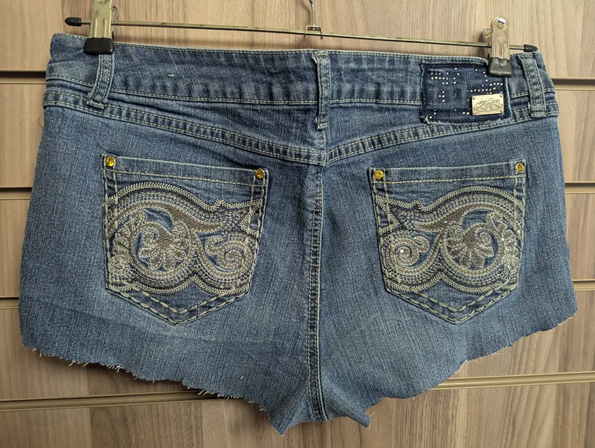 One5One Hotpants Bling Shorts Y2K Rhinestone Boho mo Denim W 34" L2" H 11" R 9"