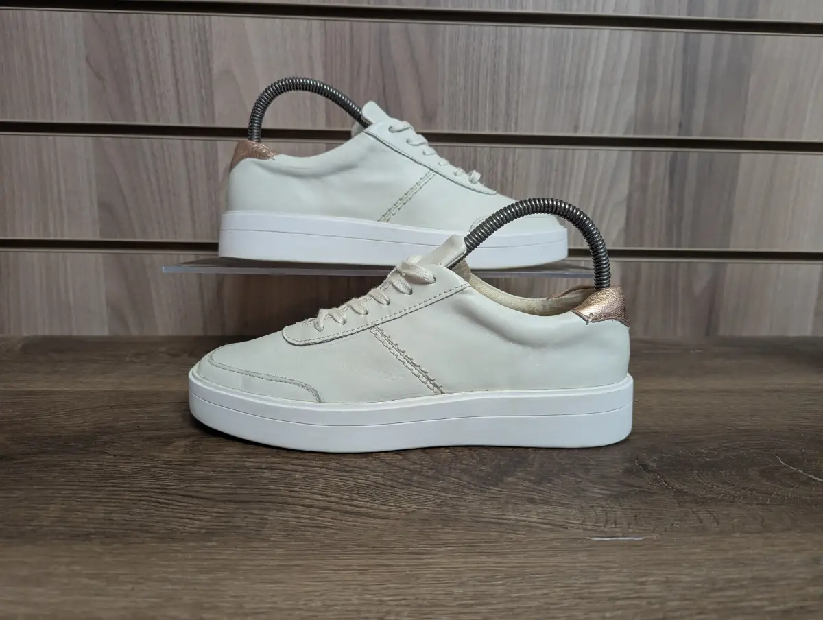 Clarks Hero Walk Trainers Womens Cushioned White Leather Sneakers UK 4.5 D EU 38