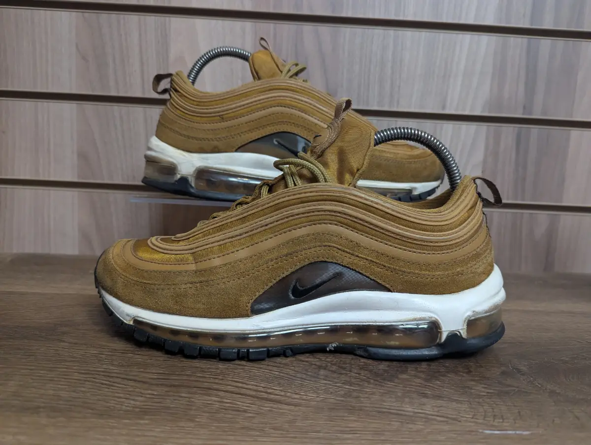 Nike Air Max 97 SE (GS) Trainers Ladies Gym Streetwear Gold Sneakers UK 6.5 EU 40
