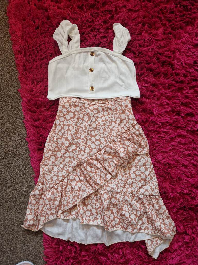 Girls skirt and top outfit