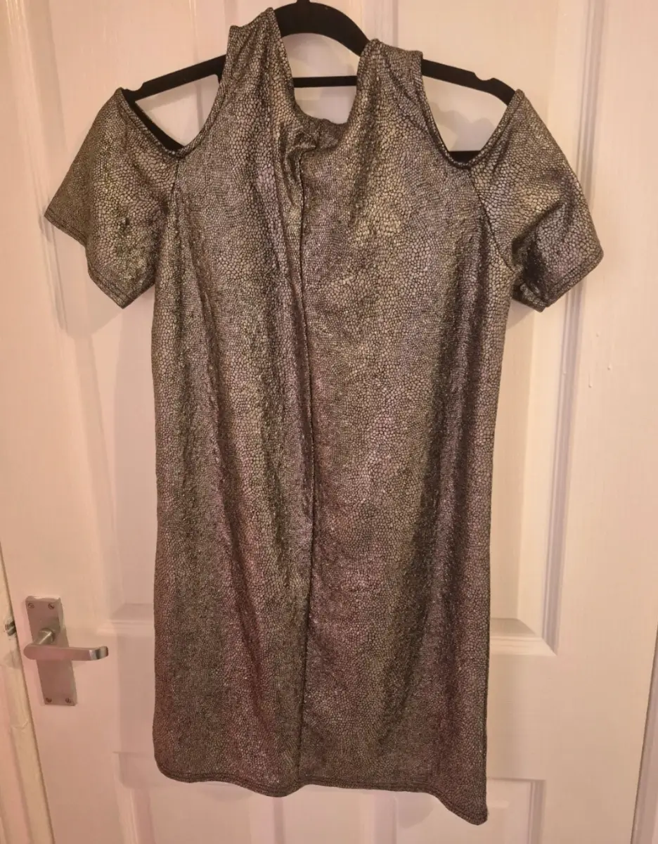 Boohoo silver crackle texture metallic T-shirt dress short sleeves shoulder cut out detailing