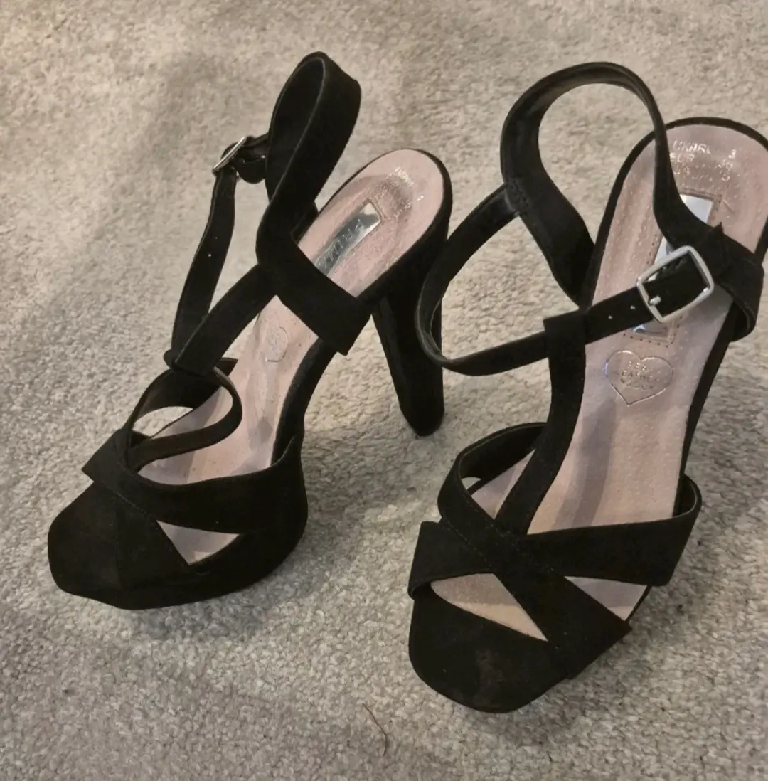 Black strappy open toe platform heels block heel, cross-over front straps size 3