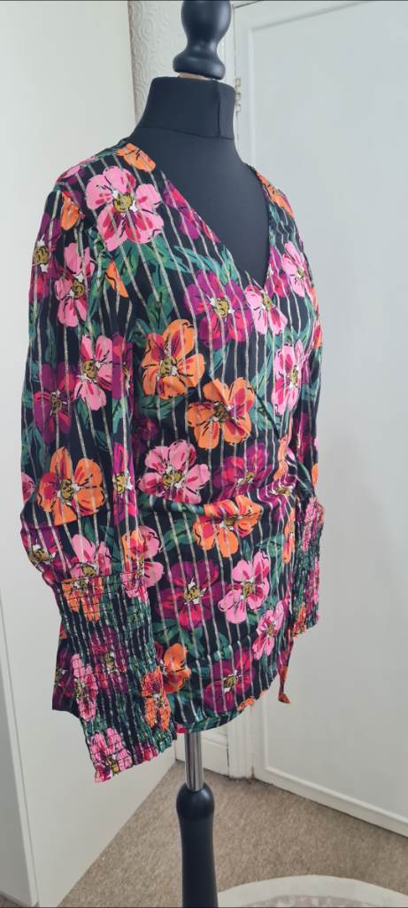 Simply Be Floral Kimono Wrap Top NEW WITH TAGS Gold Lurex Stripe Smocked Cuffs