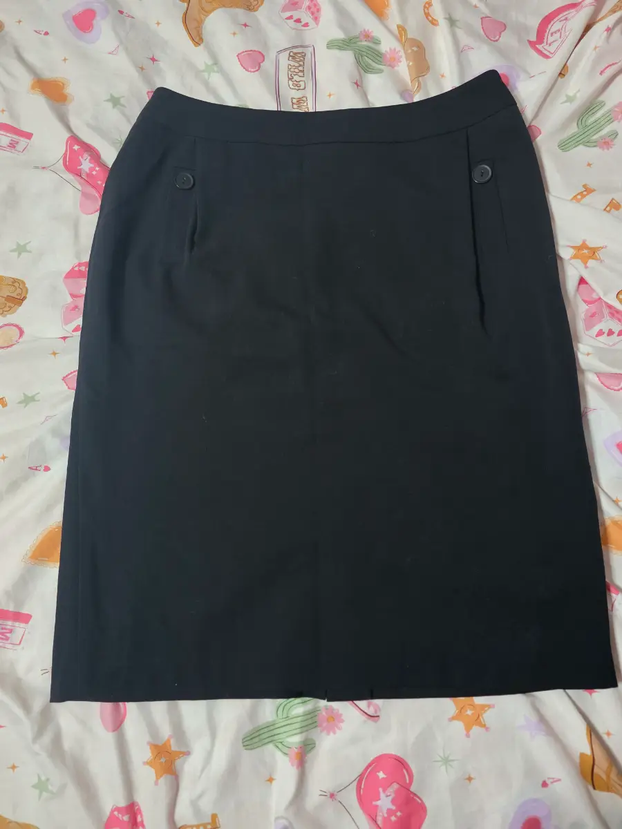 Klass Collection Black Pencil Skirt with Button Detail - Size 16