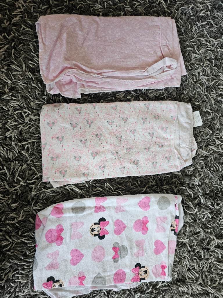 3x blankets thin (great for moses masket)