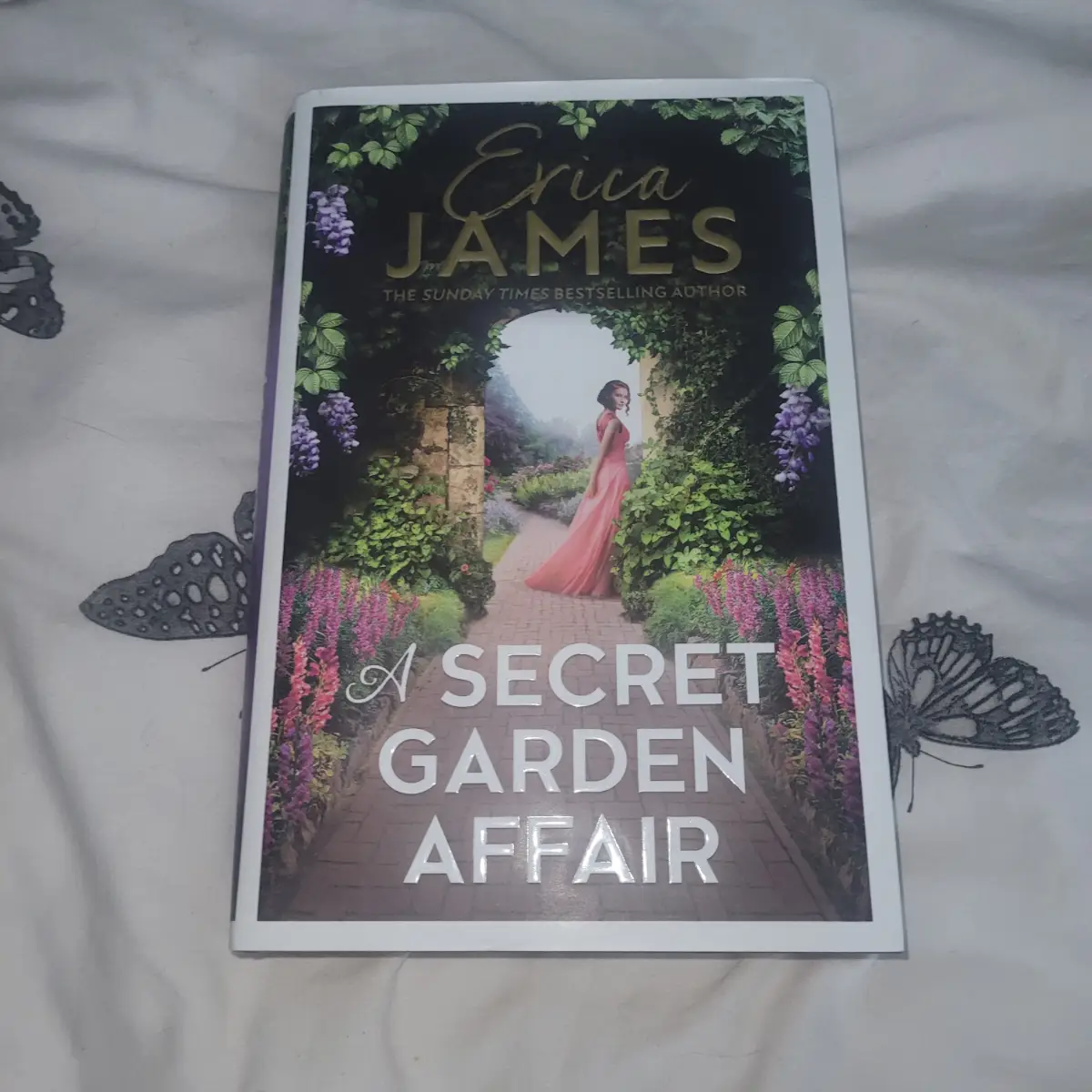 A secret garden affair