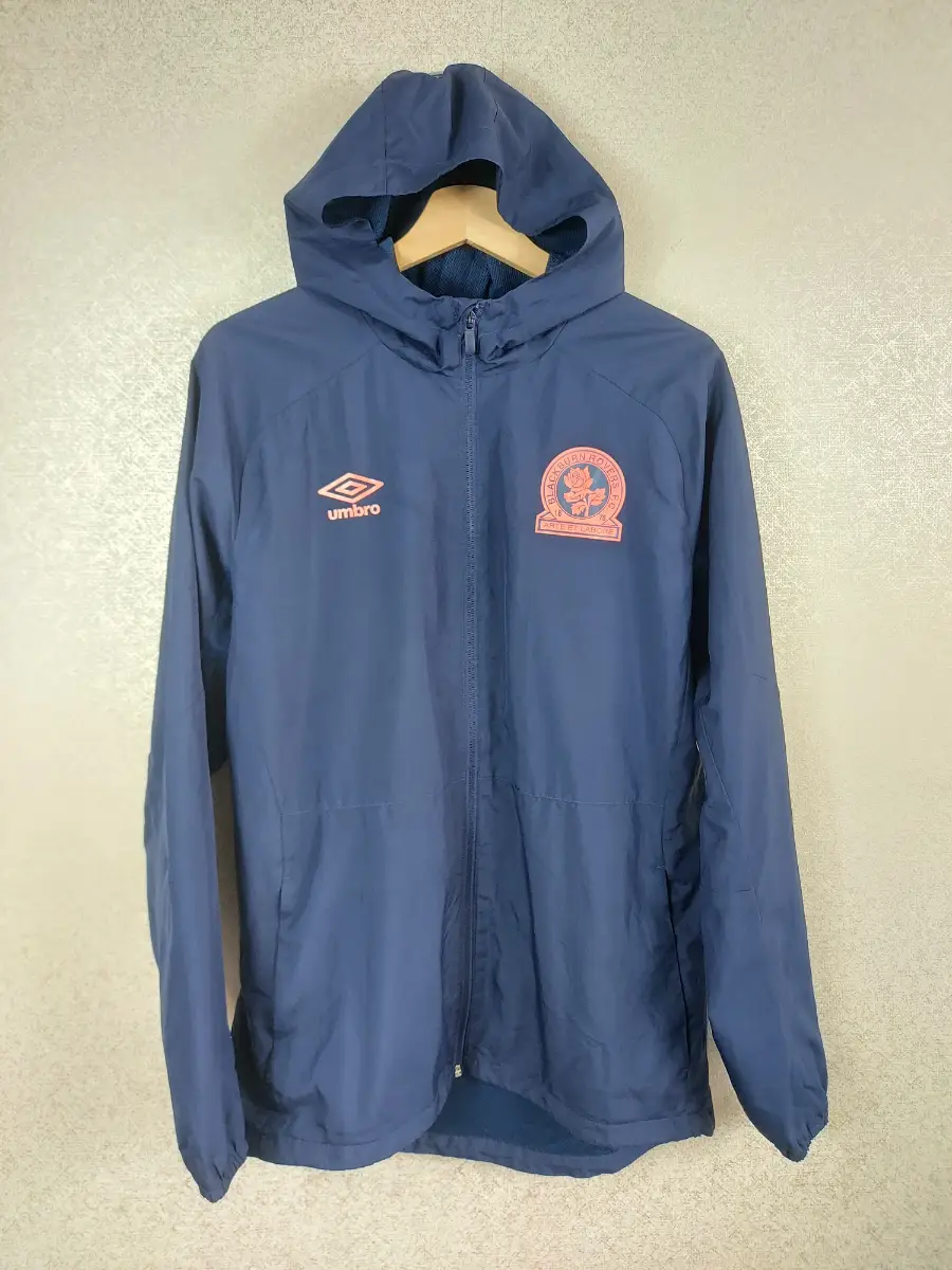 Umbro Blackburn Rovers 2019/20 Training Jacket Football Windbreaker Medium