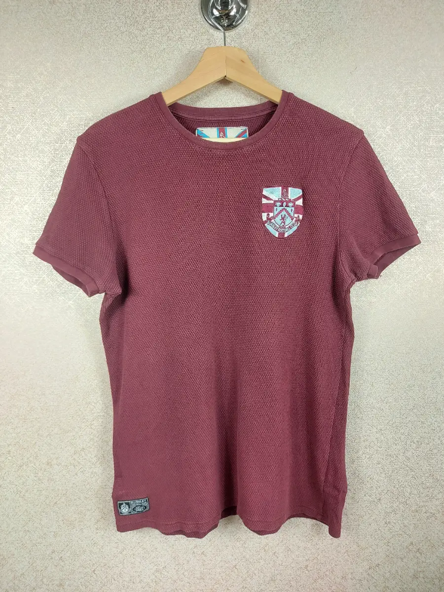 Burnley FC Men's Waffle Knit T-shirt Maroon Burgundy Football Club Crest Size M