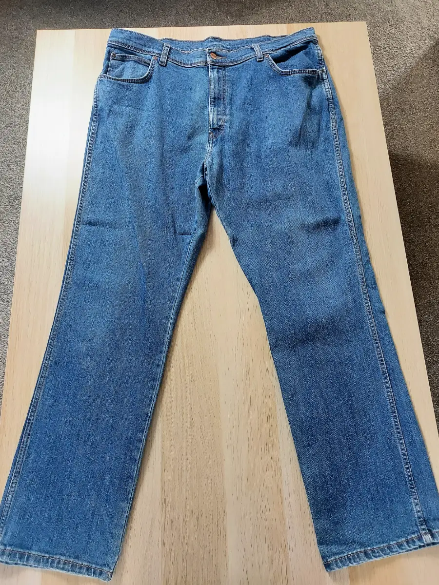 Wrangler Jeans Men's W40 L32 Blue Regular Fit Straight Leg Classic Denim Pants