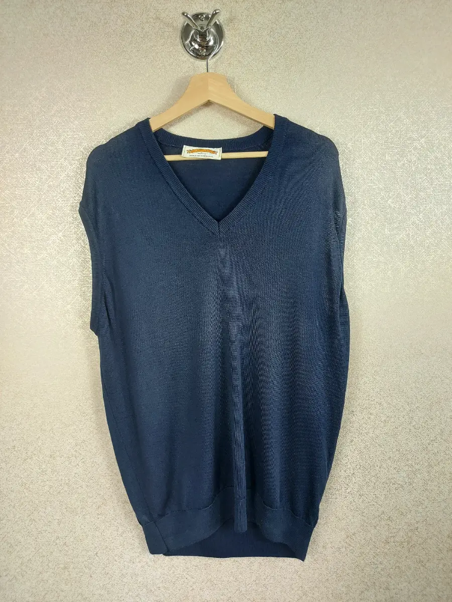 Vintage James Pringle Lambswool Knit V Neck Sweater Vest Tank Top UK VGC