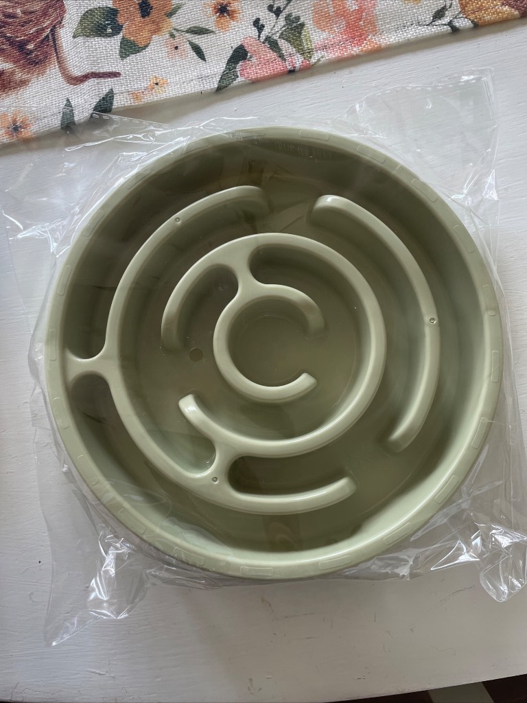 New slow feeding pet bowl - round