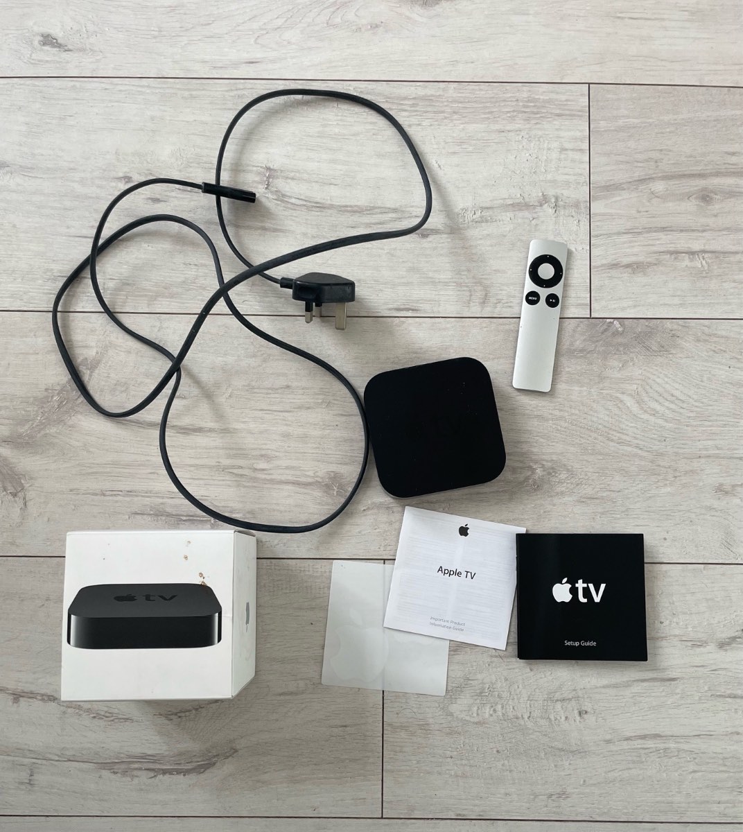 Apple TV 3rd Generation MD199B/A -  WITH REMOTE - SUPER FAST DELIVERY