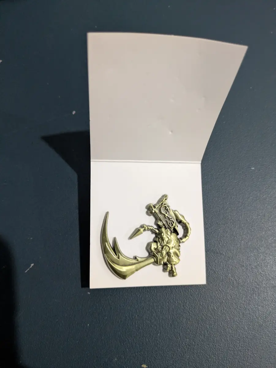 New Gold Samuro pin