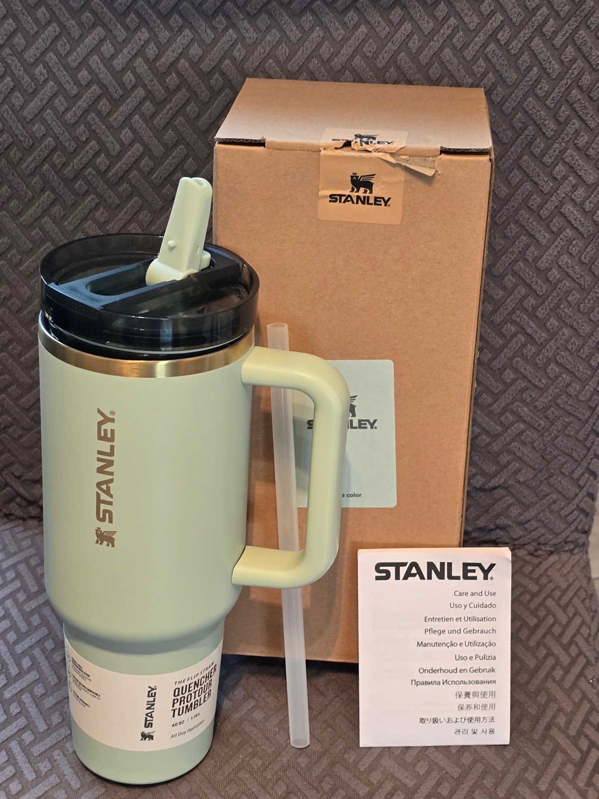 Stanley Quencher 1.18L (40 oz) Leakproof Flip Straw Tumbler – 3rd Generation