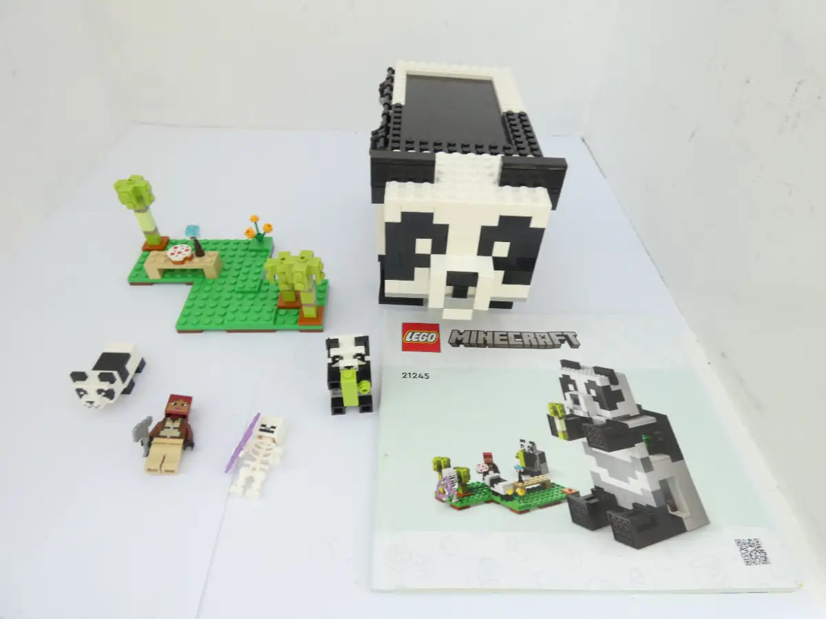 LEGO Minecraft: The Panda Haven (21245)