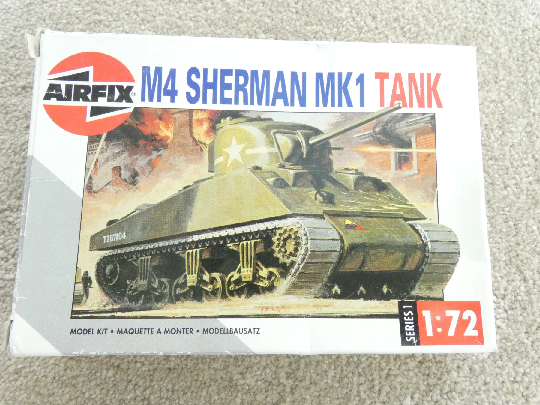 Airfix Model Kit 01303 M4 Sherman Mk1 Tank - Series 1 - 1:72 Scale