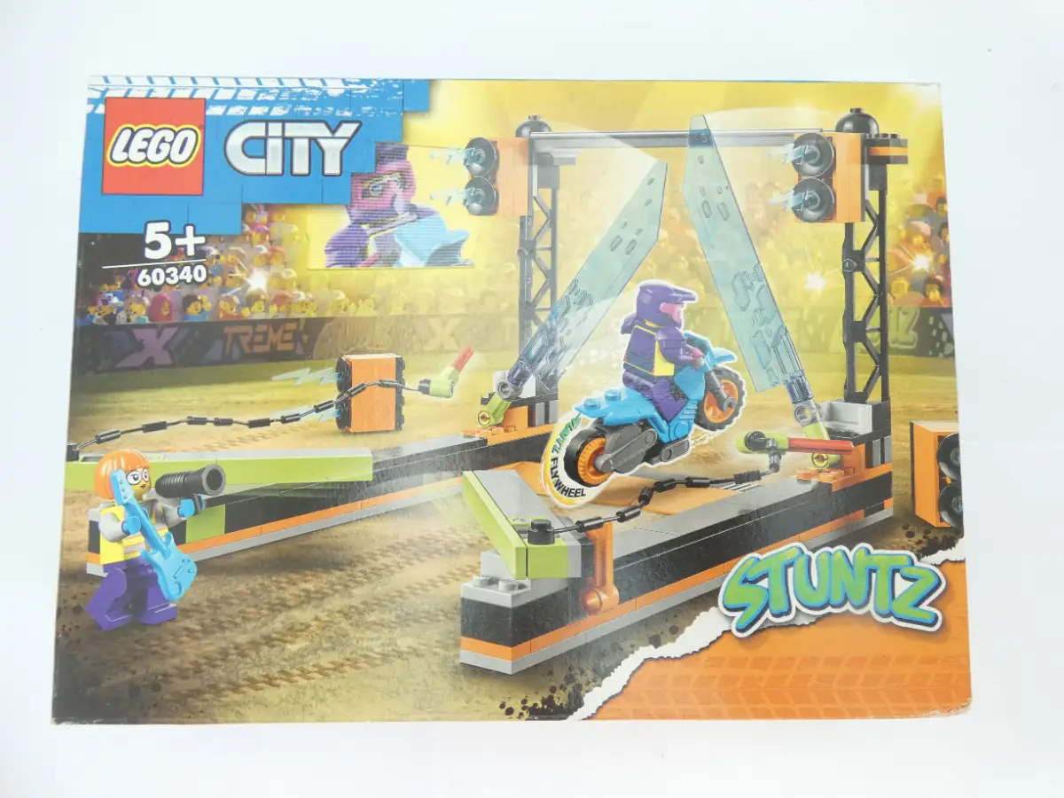 Lego City: The Blade Stunt Challenge (60340) Unopened