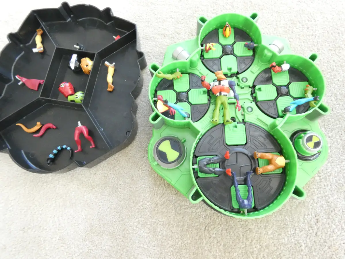 Ben 10 Alien Force Creation Chamber set, with parts