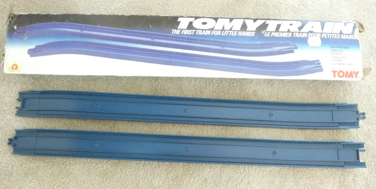 vintage late 1980's Tomy train track 2 x slopping rails (original box)
