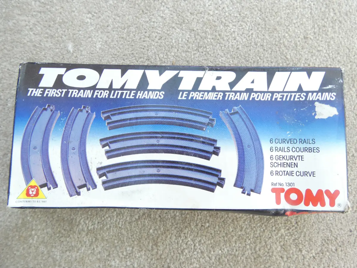 Vintage boxed Tomy Train set track 6 curved rails set number 1301