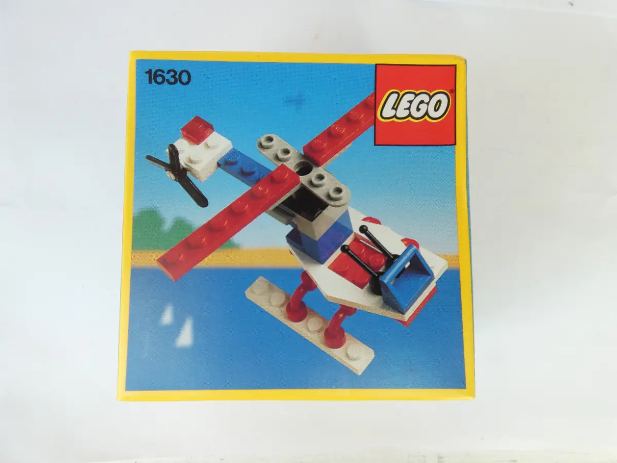 vintage 1990's Lego town helicopter set 1630 (new and sealed)