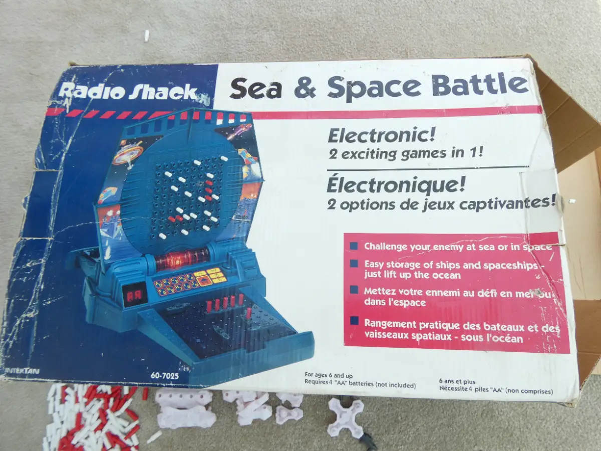 Vintage retro Radio shack Sea and space battle, good working order, complete
