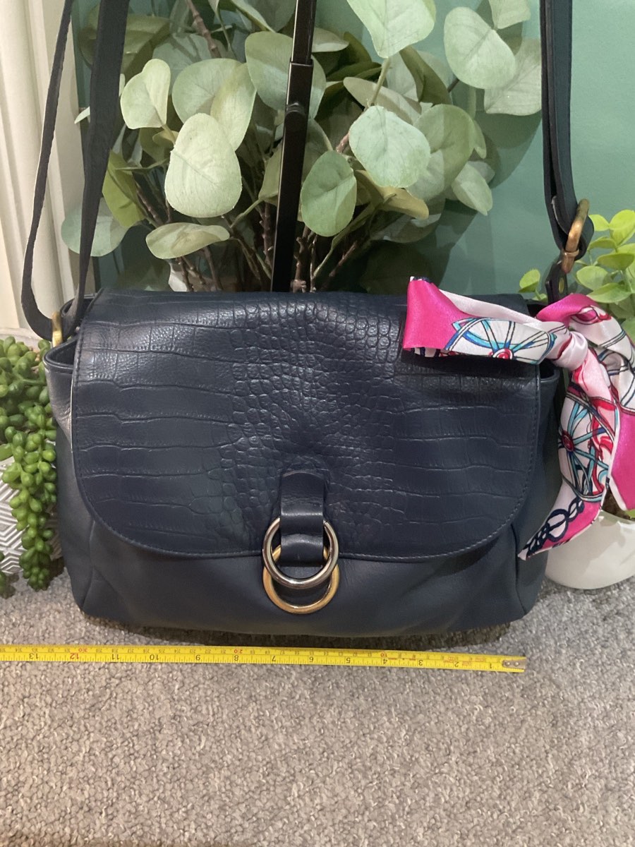 Rowallan soft navy leather shoulder/crossbody bag