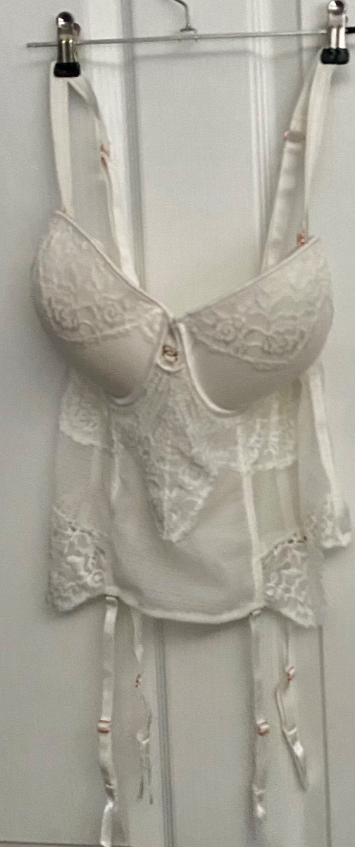 Stunning cream lace corset bodice 38D