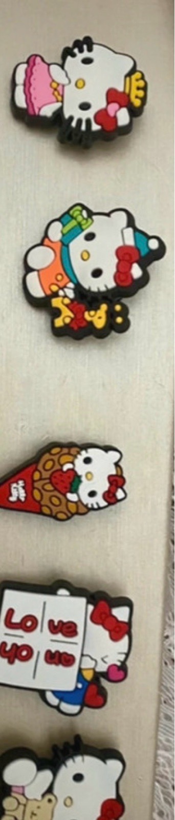 5 x hello kitty croc charms unused